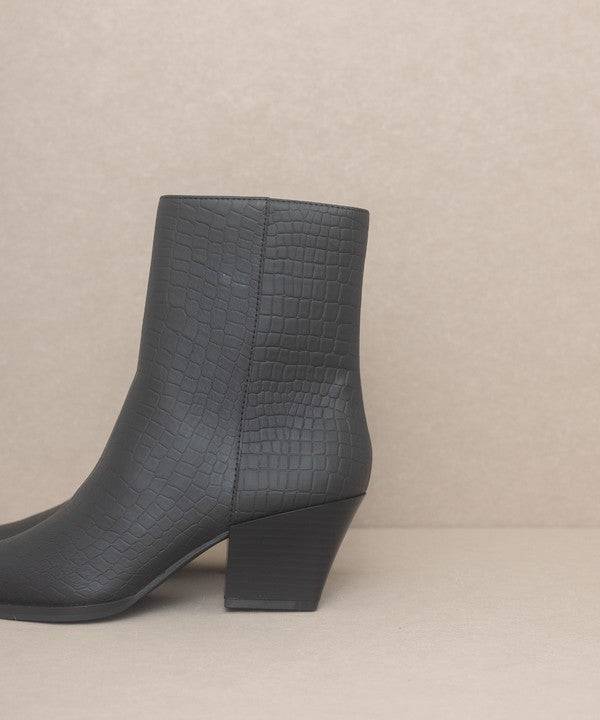 Oasis Society Miley Alligator Print Booties