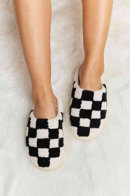 Checkered Slippers Black