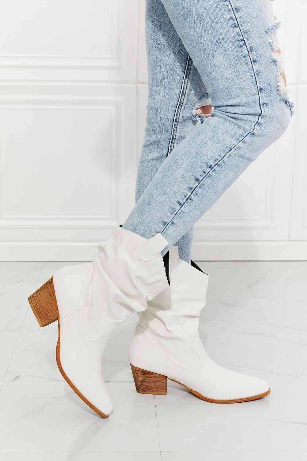 MMShoes Better in Texas Scrunch Cowboy Boots White